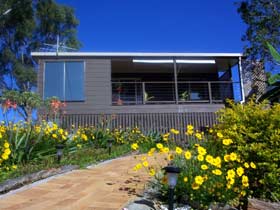 Lamb Island Bed And Breakfast - E Caravan Parks 0