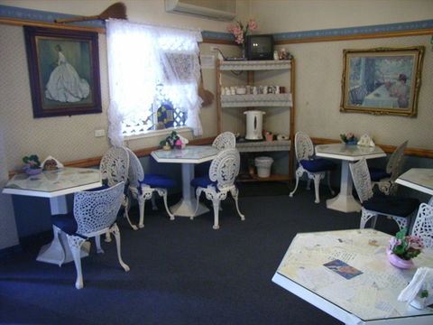 Annie's Shandon Inn - E Caravan Parks 2
