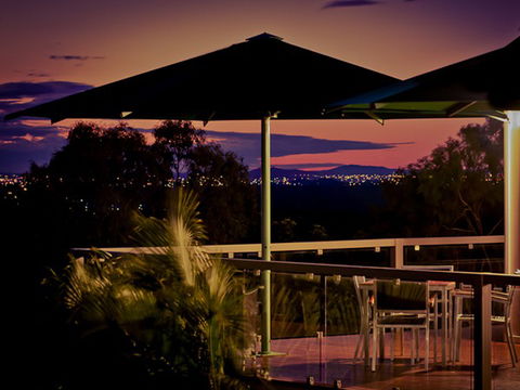 Mercure Clear Mountain Lodge Spa And Vineyard - E Caravan Parks 6