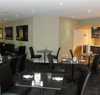 Riverside Hotel South Bank - E Caravan Parks