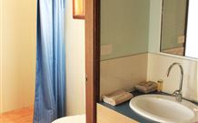 Catalina Motel Lake Macquarie - Toronto - E Caravan Parks 3