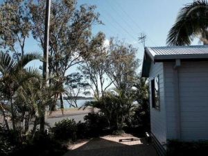 Marina Holiday Park - E Caravan Parks 0