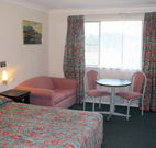 Colonial Motor Inn Lithgow - E Caravan Parks