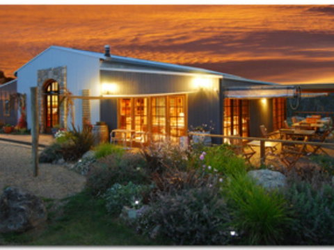 Snowy Vineyard Cottage - E Caravan Parks 8