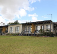 Bumblebrook Farm Motel - E Caravan Parks