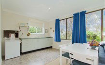 Annies Bed And Breakfast - E Caravan Parks 0