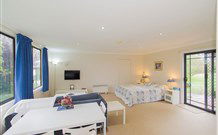 Annies Bed And Breakfast - E Caravan Parks 1