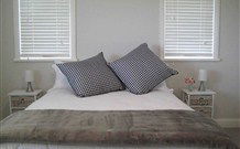 Aurelias Farm Bed And Breakfast - E Caravan Parks 0