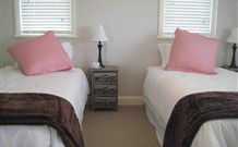 Aurelias Farm Bed And Breakfast - E Caravan Parks 2
