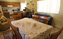 Hillview Bed And Breakfast - E Caravan Parks 0