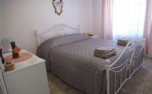 Hillview Bed And Breakfast - E Caravan Parks 1