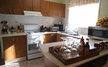 Hillview Bed And Breakfast - E Caravan Parks 4