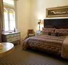 St Mounts Boutique Hotel - Garden Cottages and Trattoria Restaurant - E Caravan Parks