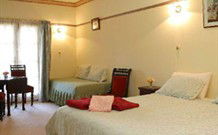 Wombatalla Guesthouse - - E Caravan Parks 1