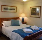 The Cedars Cottages - E Caravan Parks