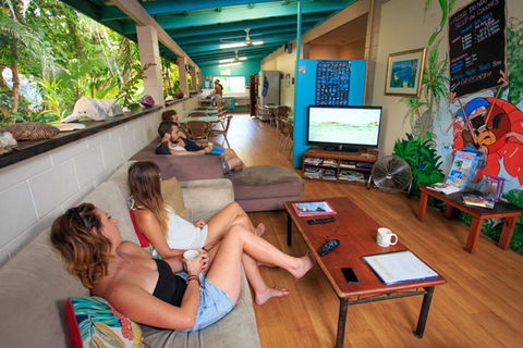 Mission Beach Retreat YHA - E Caravan Parks 4