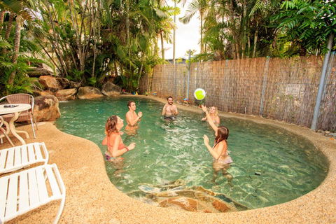Mission Beach Retreat YHA - E Caravan Parks 5