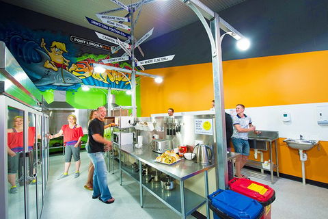 Port Lincoln YHA - E Caravan Parks 4