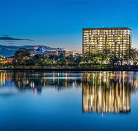Empire Apartment Hotel - E Caravan Parks