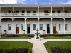 Denison Boutique Hotel - E Caravan Parks 0