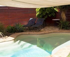 Gladstone Backpackers - E Caravan Parks 1
