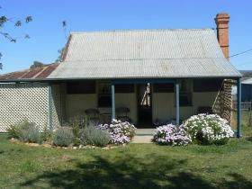 Rachels Cottage - E Caravan Parks 0