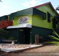On the Wallaby Lodge - E Caravan Parks