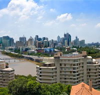 Hillcrest Apartment Hotel - E Caravan Parks
