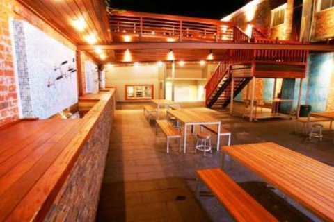 Heritage Hotel - E Caravan Parks 9