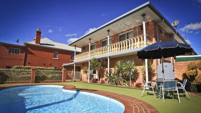  E Caravan Parks