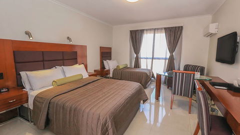 BEST WESTERN Casula Motor Inn - E Caravan Parks 1