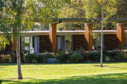 Comfort Inn & Suites Warragul Motel - E Caravan Parks 1
