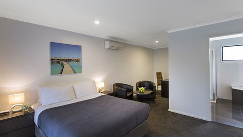 BEST WESTERN Colonial Village Motel - E Caravan Parks 3