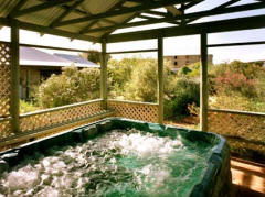 Rock Of Ages Cottage Bed And Breakfast - E Caravan Parks 4