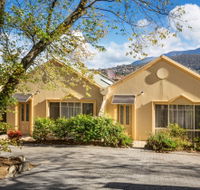 Quest Trinity House - E Caravan Parks