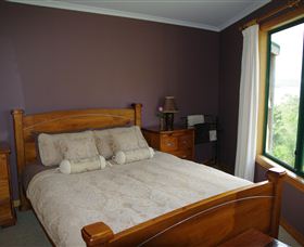 Viewenmore Villa Bed & Breakfast - E Caravan Parks 1