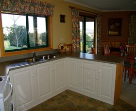 Viewenmore Villa Bed & Breakfast - E Caravan Parks 3