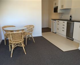 Abel Tasman Airport Motor Inn - E Caravan Parks 0