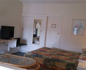 Abel Tasman Airport Motor Inn - E Caravan Parks 1