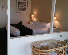 Abel Tasman Airport Motor Inn - E Caravan Parks 2