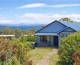 Bruny Island Accommodation Services - Omaroo Cottage - E Caravan Parks 0