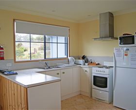 Bruny Island Accommodation Services - Omaroo Cottage - E Caravan Parks 2