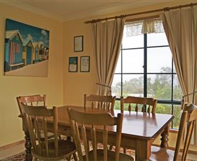 Bruny Island Accommodation Services - Omaroo Cottage - E Caravan Parks 4