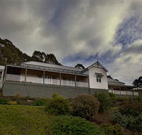 House on the Hill Bed and Breakfast - E Caravan Parks