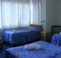 Lords Hotel - E Caravan Parks