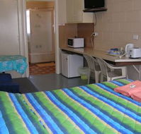 Turn In Motel - E Caravan Parks
