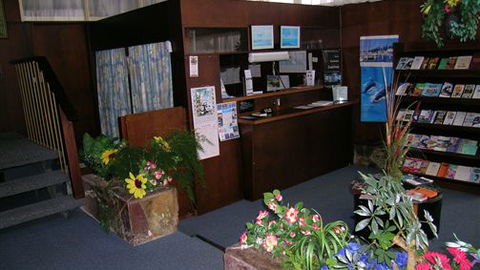 Turn In Motel - E Caravan Parks 1