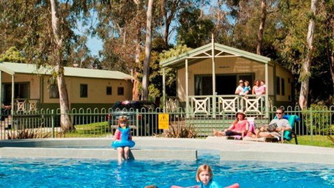 Crystal Brook Tourist Park - E Caravan Parks 1