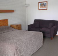 Alfred Motor Inn - E Caravan Parks
