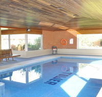 Bell Tower Inn - E Caravan Parks